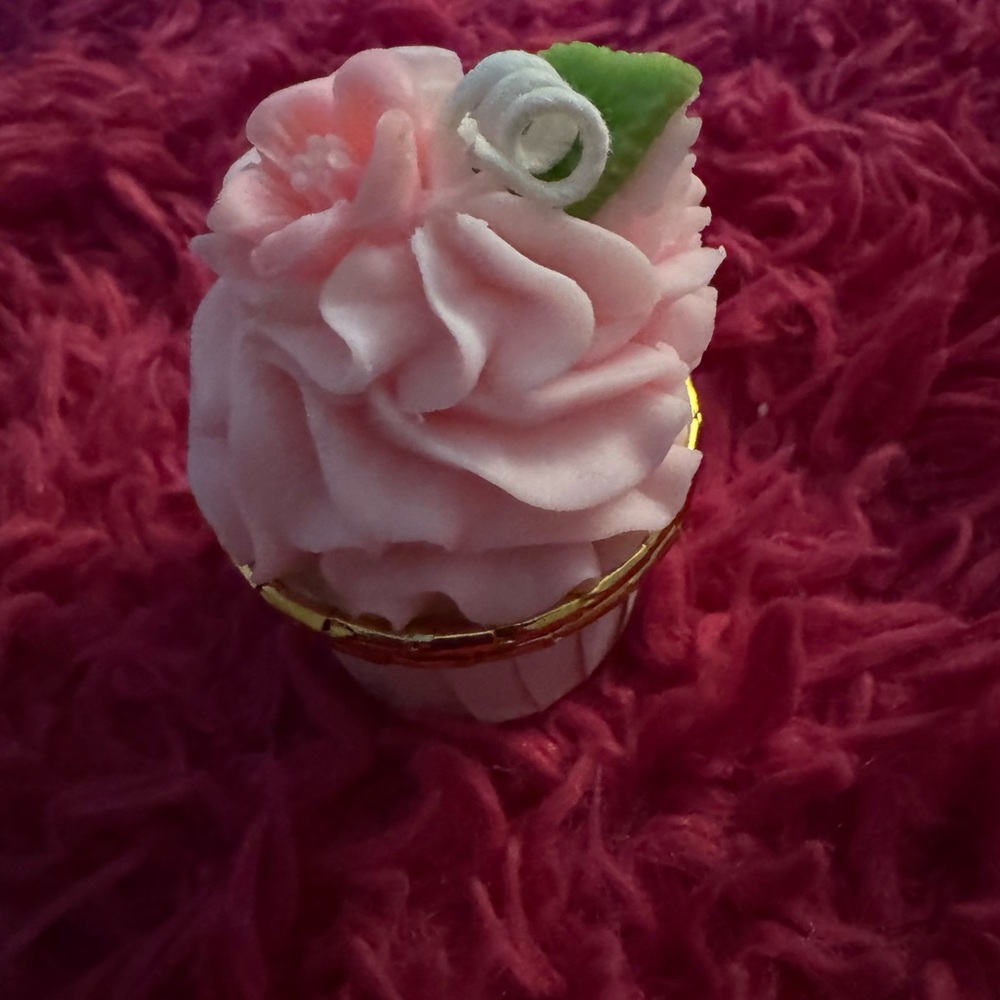 Pink and Gold Cupcake Trinket Box Candle - Picture 3 of 4